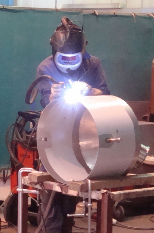 Welding intermediate bulk container in stainless steel