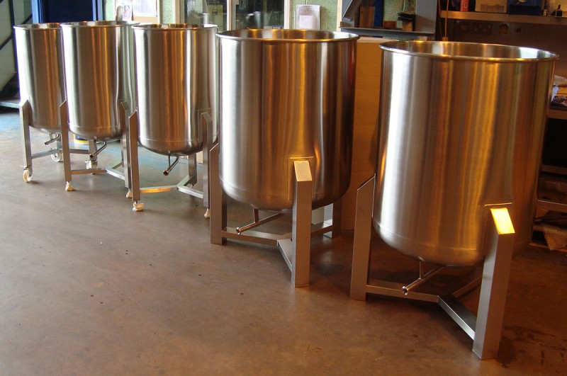 Stainless Steel drums for the food, pharmaceutical and chemical sectors. Bespoke fabrication for liquid, powder and solids